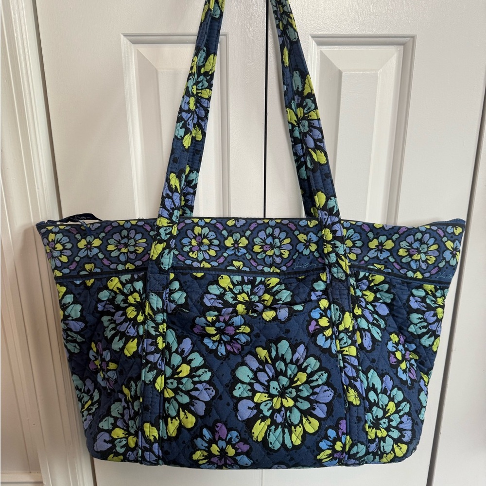 Vera Bradley large tote